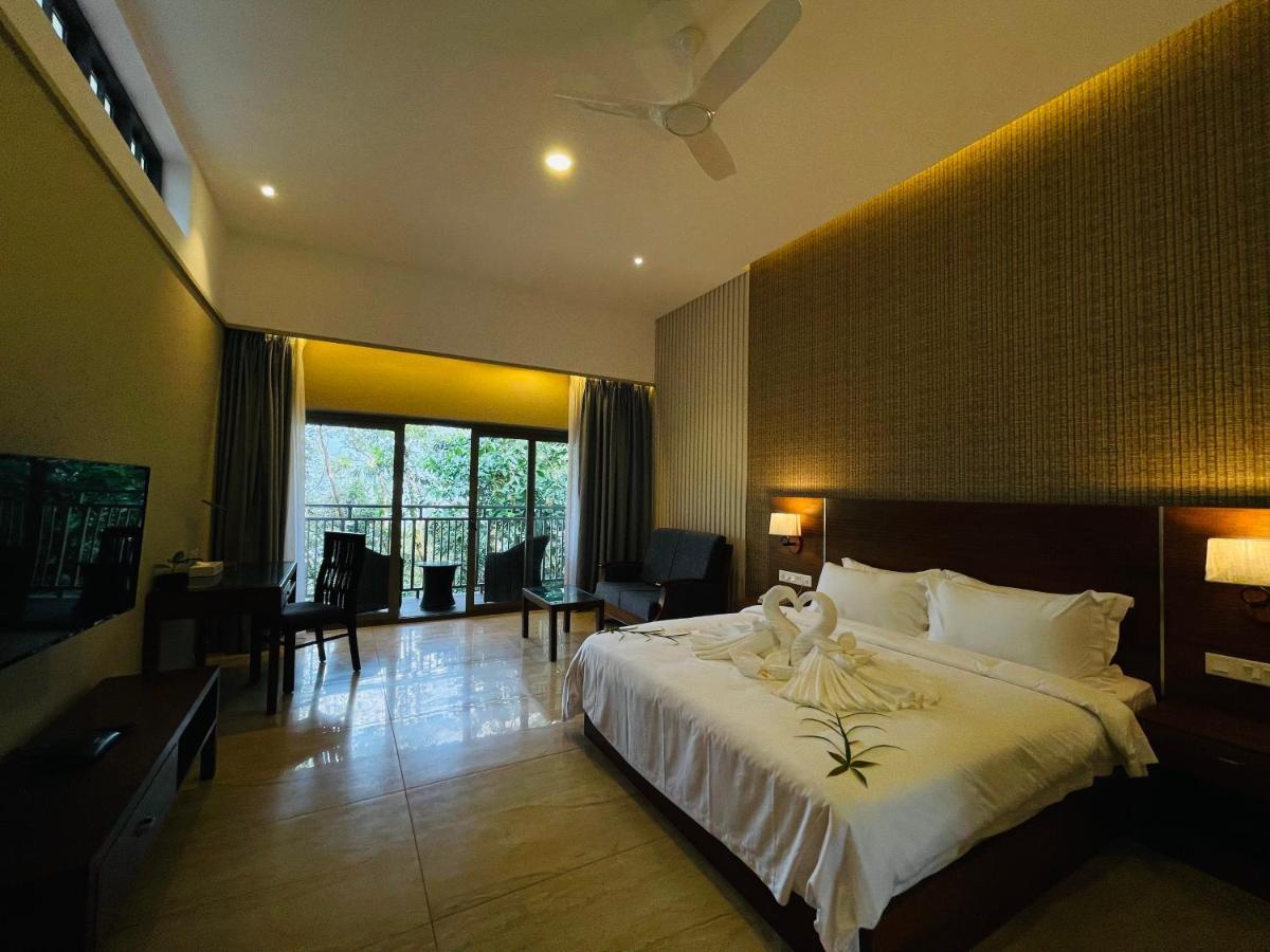 Elephant Passage Munnar Exteriör bild Deluxe room at the resort