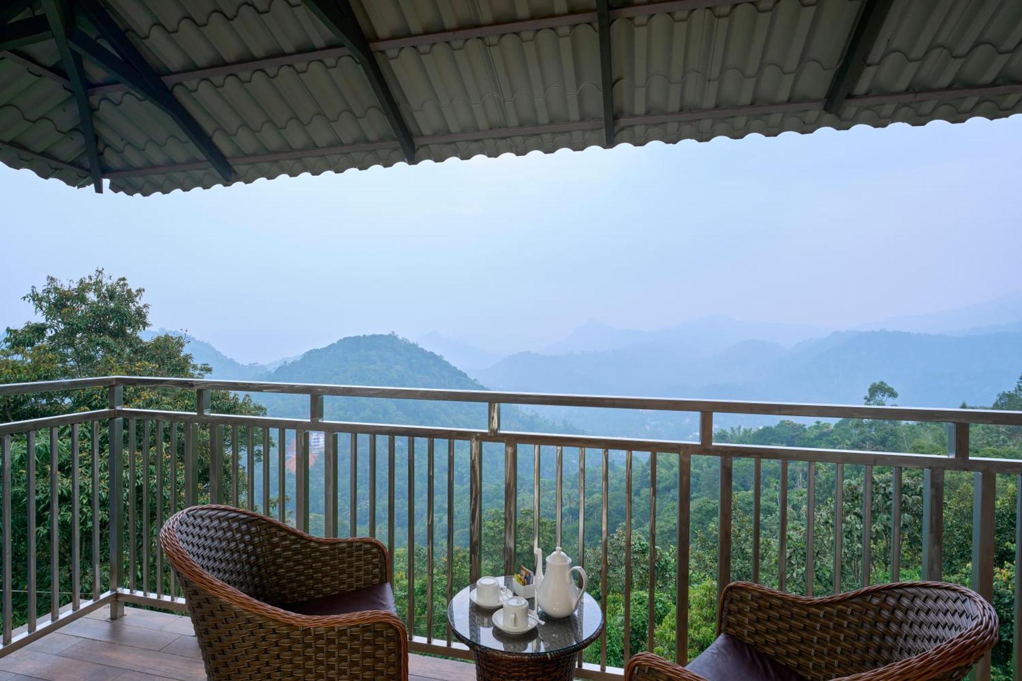 Elephant Passage Munnar Exteriör bild View from the hotel